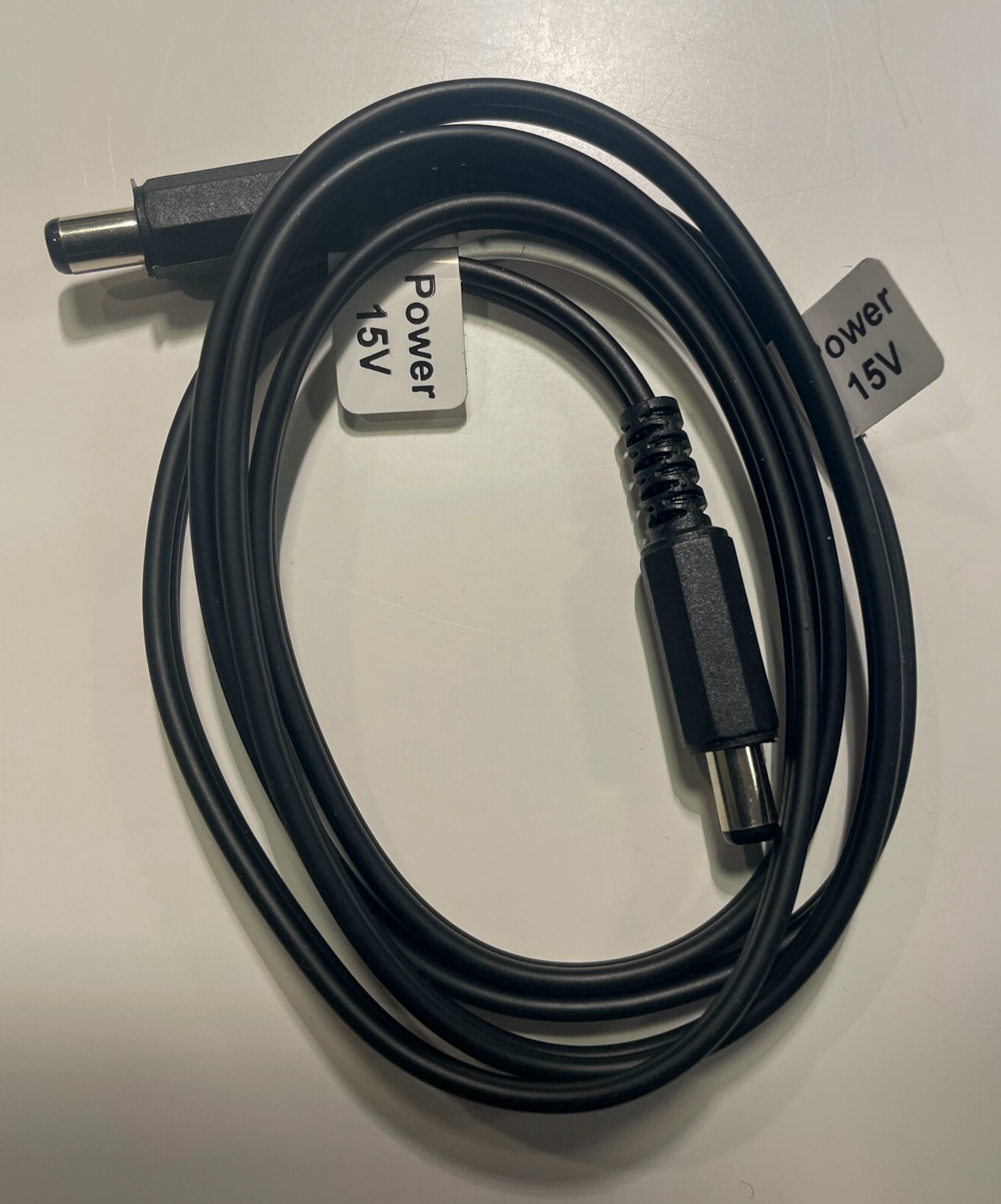 Pro-Ject Connect It Power 412-16 virtalähdekaapeli 15V -tuotteille 1 m, 15 V levysoittimille, 2.1 mm plugi-plugi