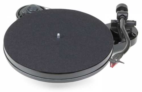 Pro-Ject RPM 1 Carbon, pianomusta